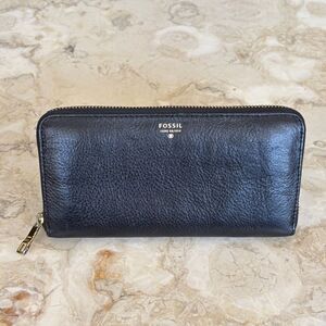 Fossil Leather Zip Around Long Wallet